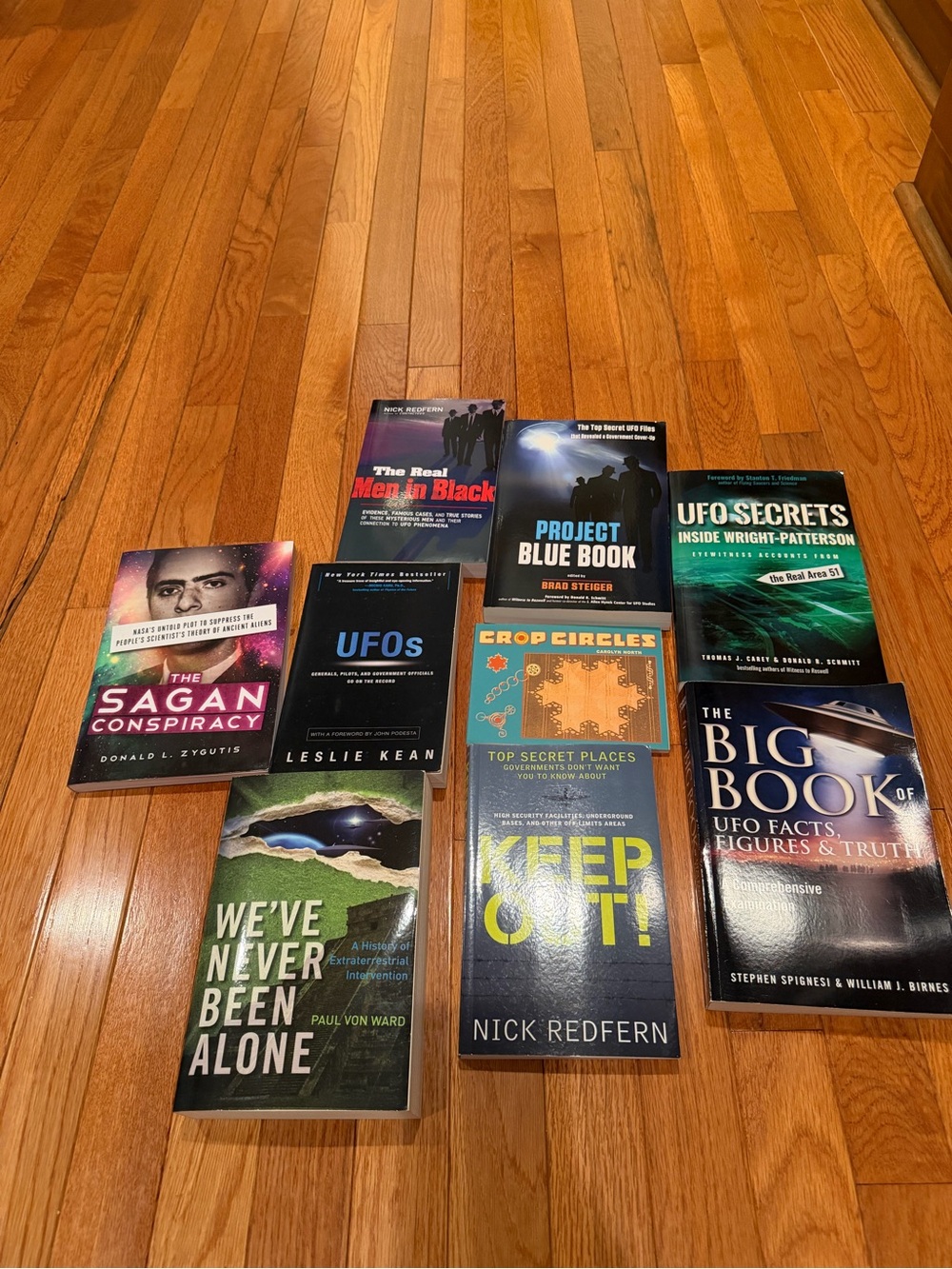 Bundle of 9 UFO Books